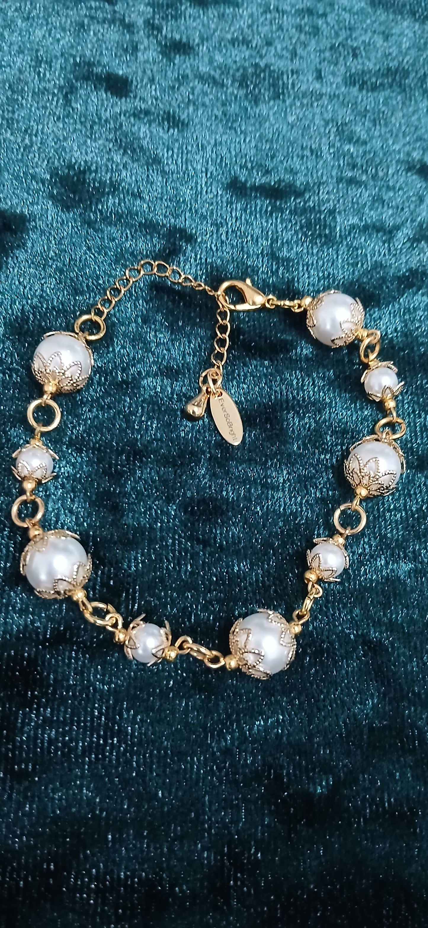 Jubilant - Ornate Glass Pearl Bracelet