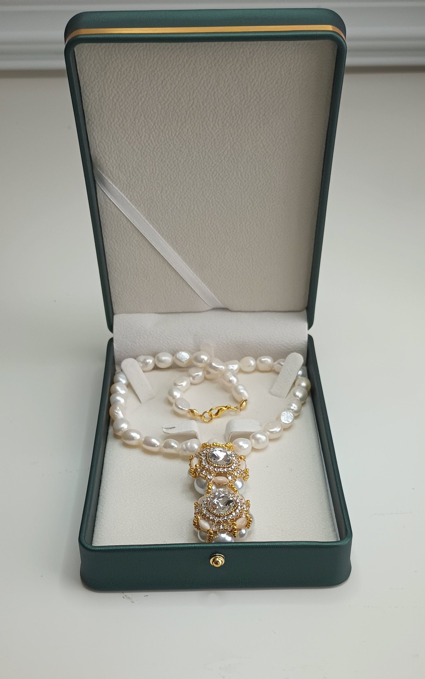 A Good Gift Necklace - Vintage-Style Baroque Freshwater Cultured Pearl Gold Shell Detail Bridal Wedding Anniversary Gift Necklace