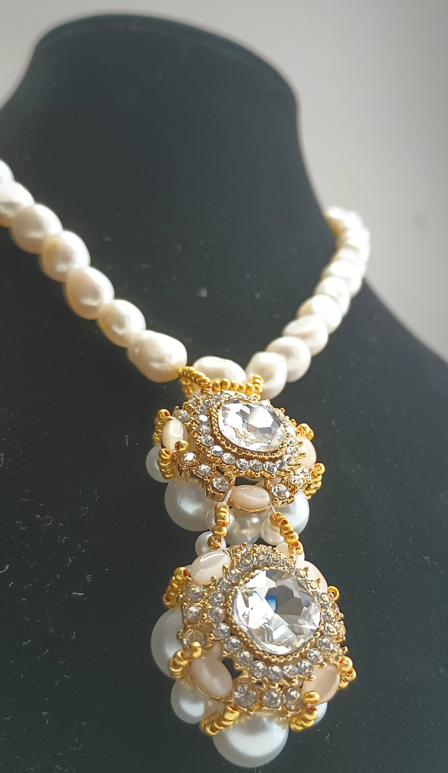 A Good Gift Necklace - Vintage-Style Baroque Freshwater Pearl Gold Shell Detail Bridal Wedding Anniversary Gift Necklace