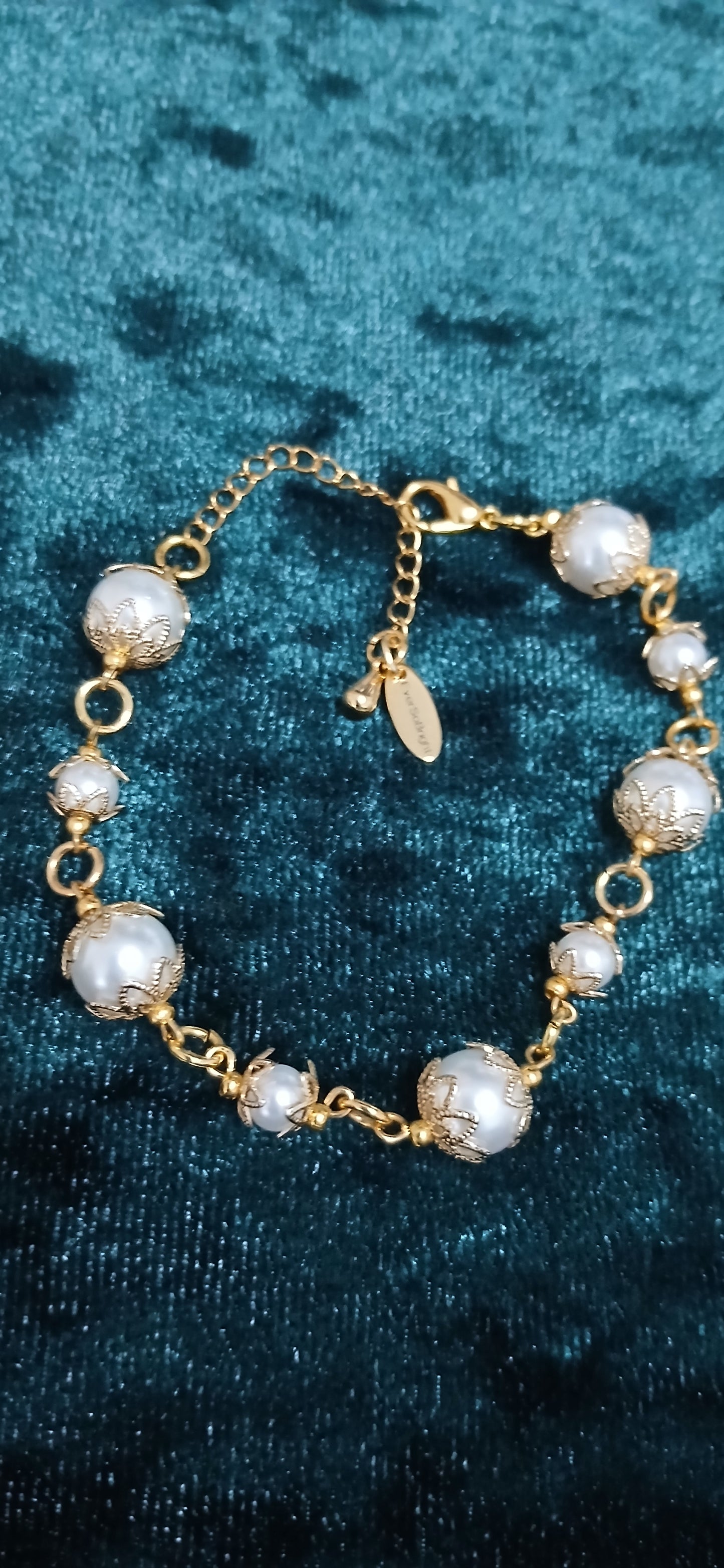 Jubilant - Ornate Glass Pearl Bracelet