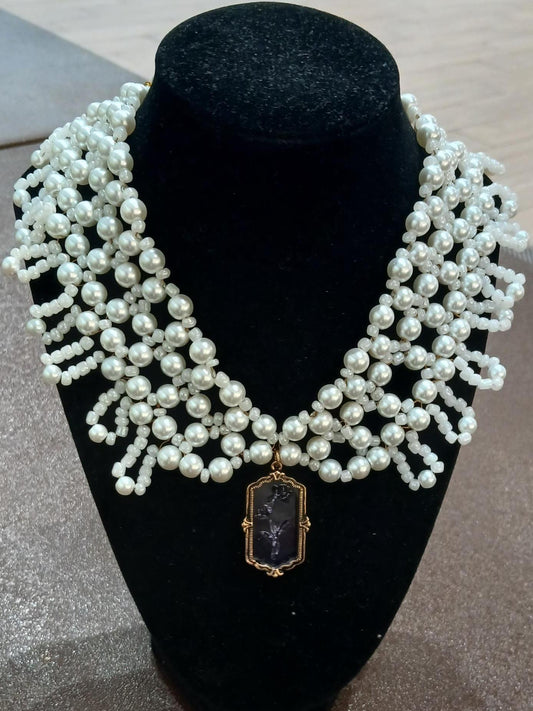 Lily Among Brambles – Pearl Collar Necklace with Flower Cameo
