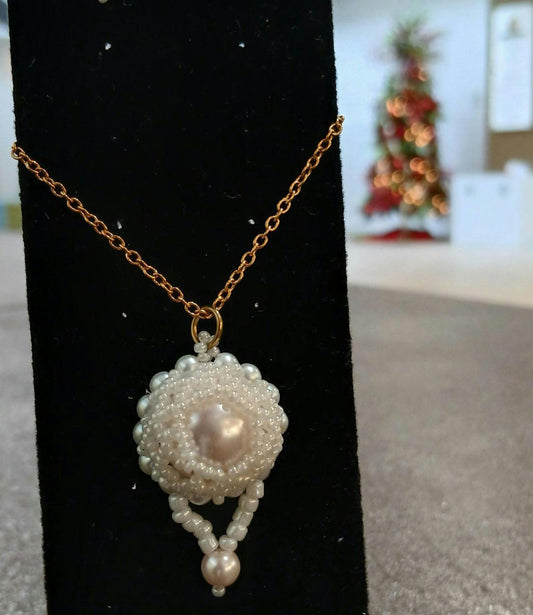 Princess - Bezeled Pearl Necklace