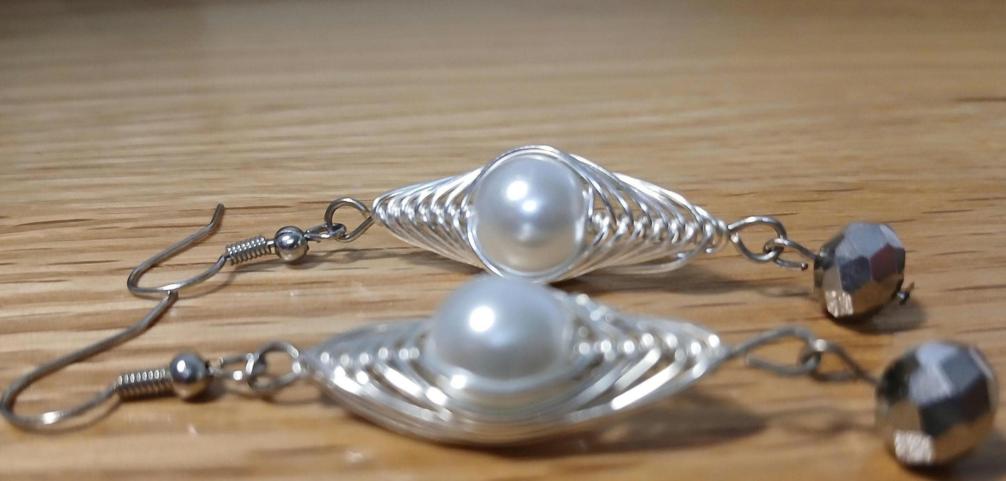 Praise the LORD at All Times - Wirework Drop Earrings Fishhook Earwire Elegant Glass Pearl Jewelry