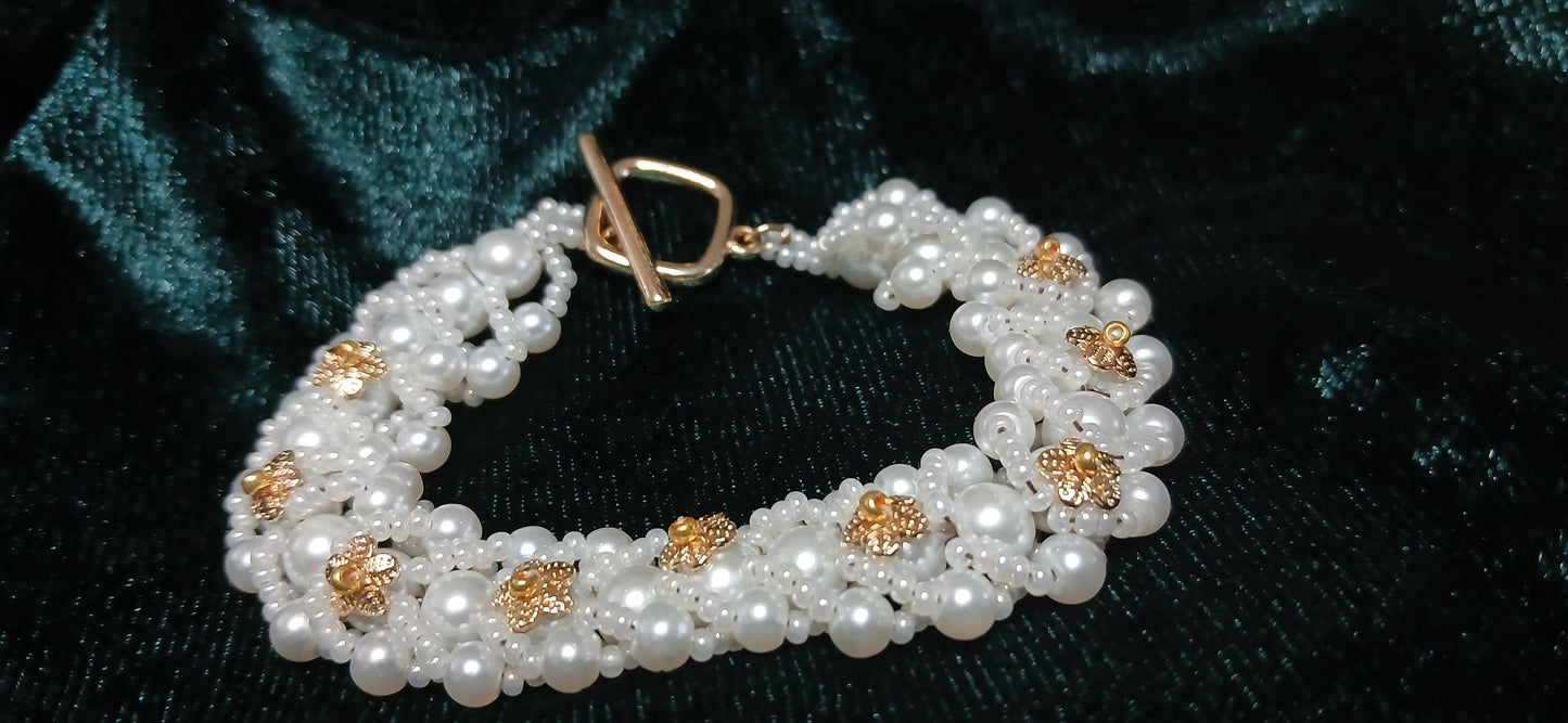 The Earth is the LORD's - Glass Pearl Golden Leaf Detail Toggle Clasp Bracelet